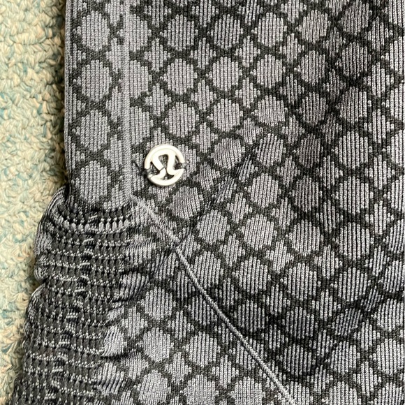 Lululemon NO SIZE pants! Compression pants. IVE shown inches for rise, front/bk - Picture 3 of 6